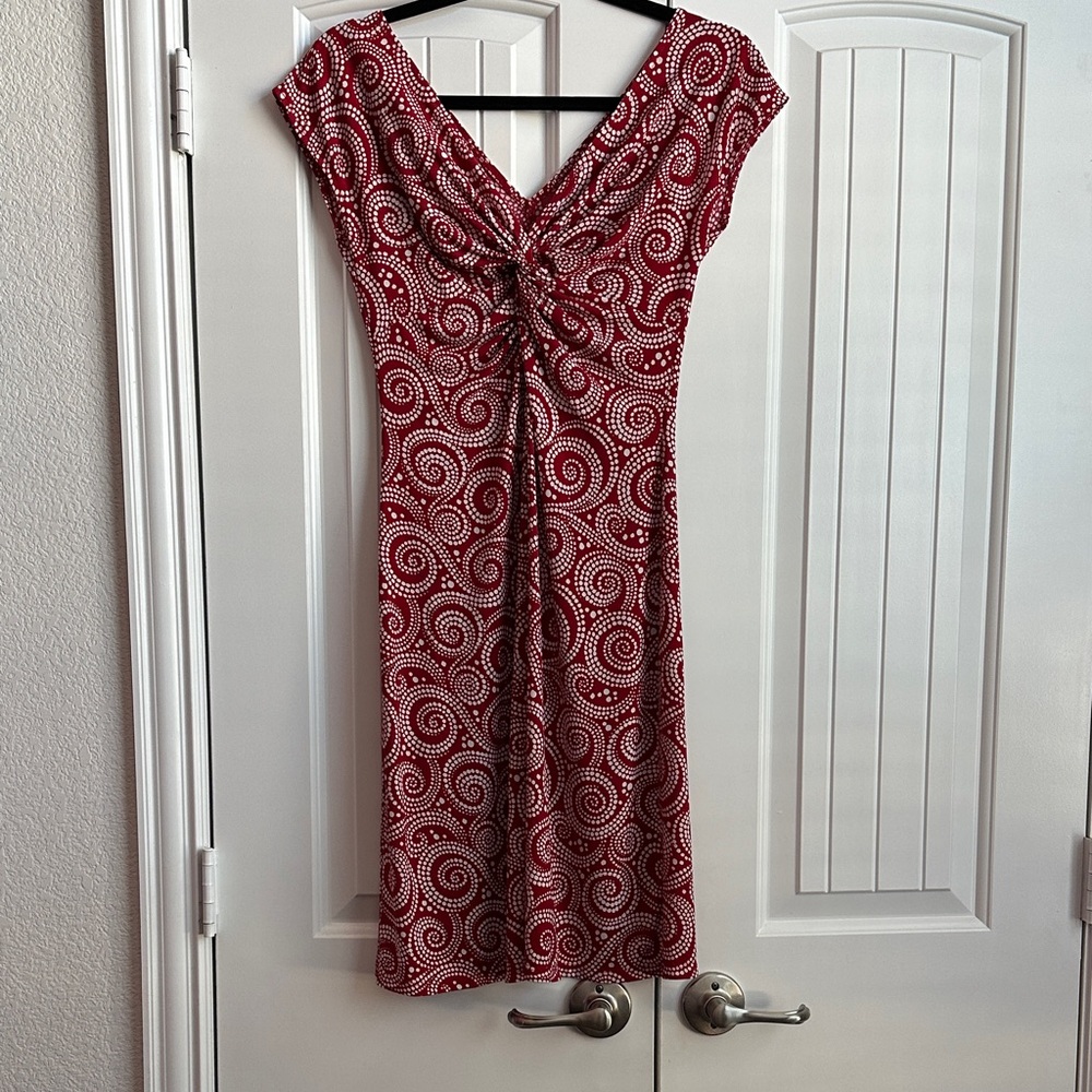 London Style Red & White Swirl Dress – Size 6P – Cap Sleeve